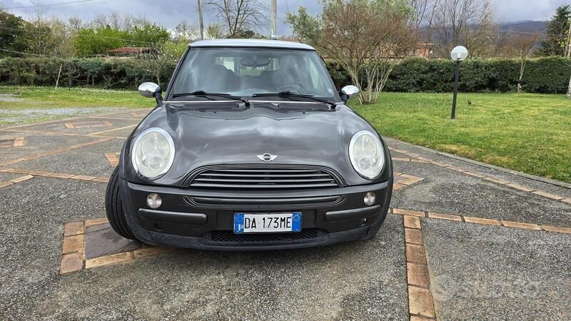 Grigio Usata 2006 Mini Cooper Due volumi | 2500 € - Immagine 1/4