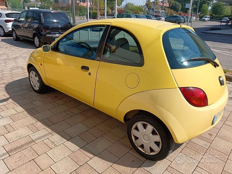 Usata Ford Ka Collection 69 CV (50 kW) 2001 Giallo Utilitaria