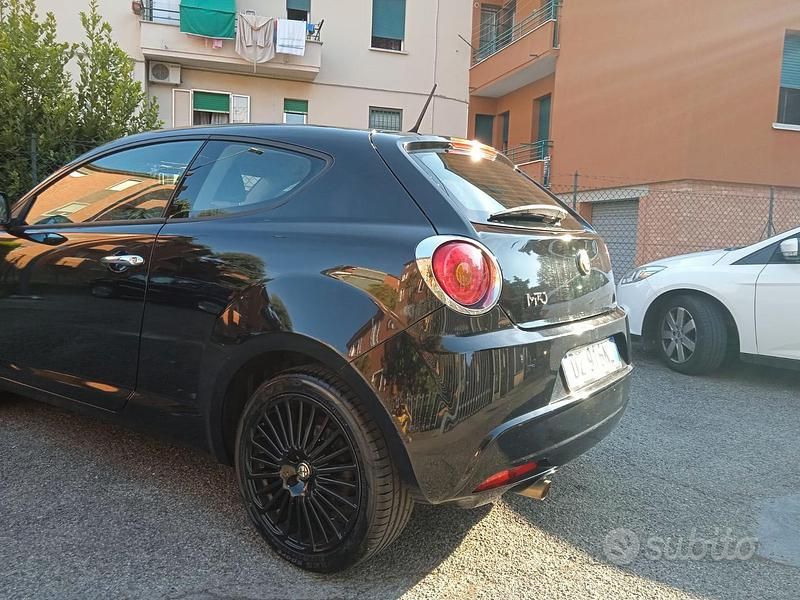 Nero Usata 2010 Alfa Romeo MiTo Due volumi | 4000 € - Immagine 1/4