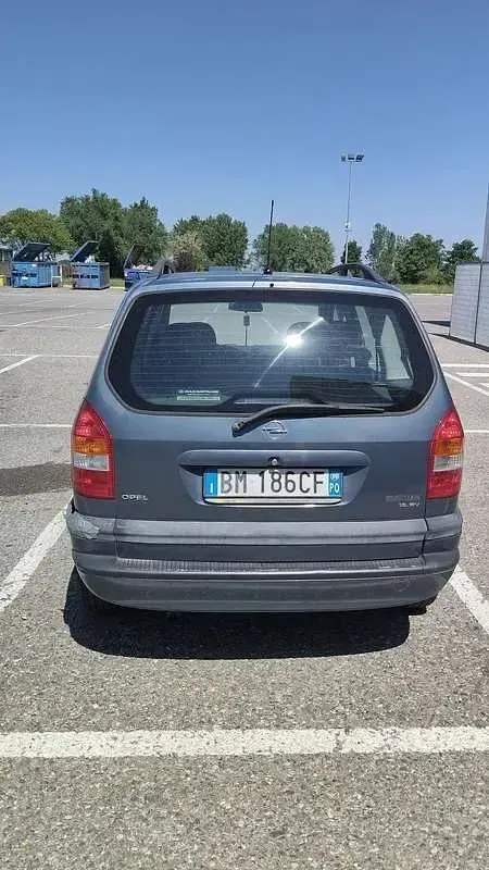 Usata Opel Zafira 116 CV (85 kW) 2000 Monovolume