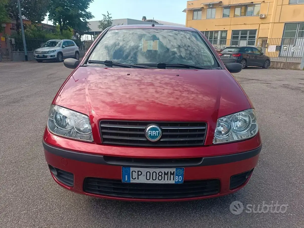 Usata Fiat Punto 60 CV (44 kW) 2004 Rosso Utilitaria