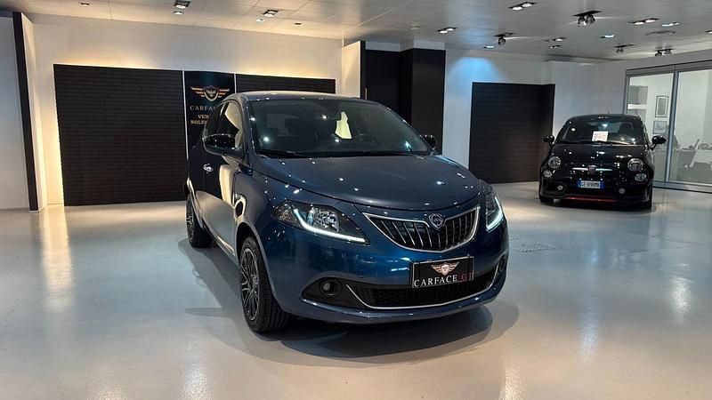 Usata Lancia Ypsilon Gold 69 CV (50 kW) 2023 Blu Utilitaria