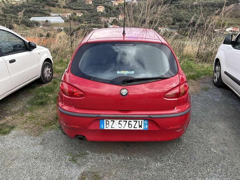 Usata Alfa Romeo 2000 Progression 116 CV (85 kW) 2002 Berlina