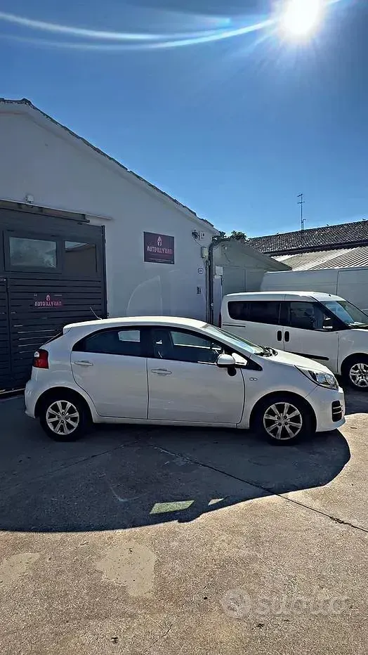 Usata Kia Rio 75 CV (55 kW) 2016 Bianco Utilitaria