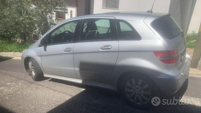 Usata Mercedes B180 2006 Grigio Monovolume