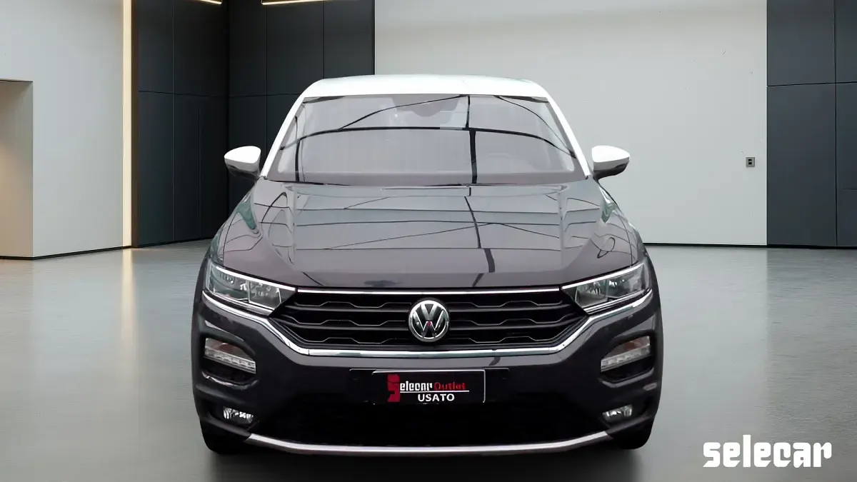 Usata VW T-Roc Style 150 CV (110 kW) 2018 Grigio/tetto bianco SUV