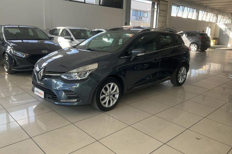 Blu Usata 2017 Renault Clio IV Zen | 8199 € (Buon prezzo) - Immagine 1/4