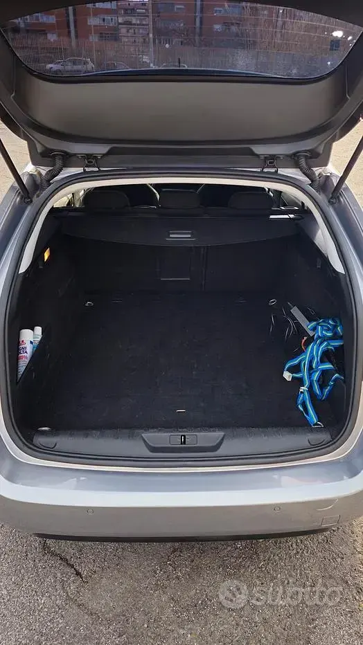 Usata Peugeot 308 SW 120 CV (88 kW) 2015 Station wagon