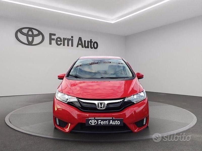 Usata Honda Jazz Trend 102 CV (75 kW) 2017 Rosso Utilitaria