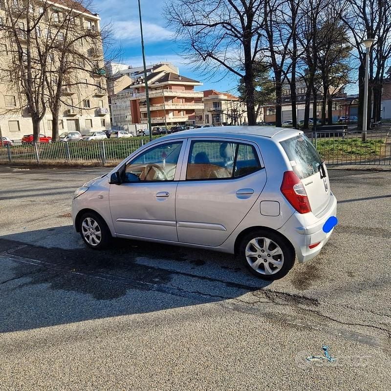 Usata Hyundai i10 67 CV (49 kW) 2014 Grigio Utilitaria