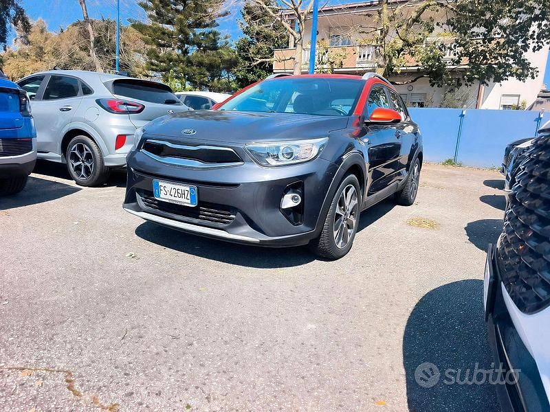 Begagnad Kia Stonic 100 HK (73 kW) 2018 Grå SUV