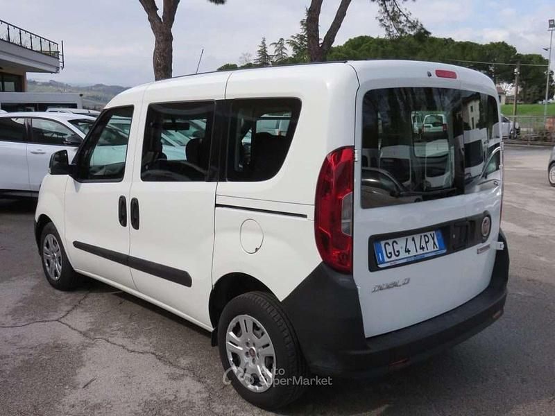 Usata Fiat Doblò Easy 90 CV (66 kW) 2021 Bianco Monovolume