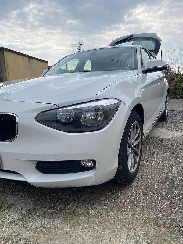 Usata BMW 118 Efficient Dynamics 143 CV (105 kW) 2012 Bianco Utilitaria