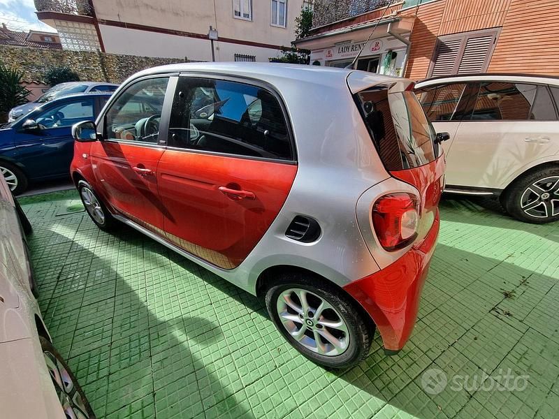 Usata Smart ForFour Passion 71 CV (52 kW) 2017 Grigio Utilitaria