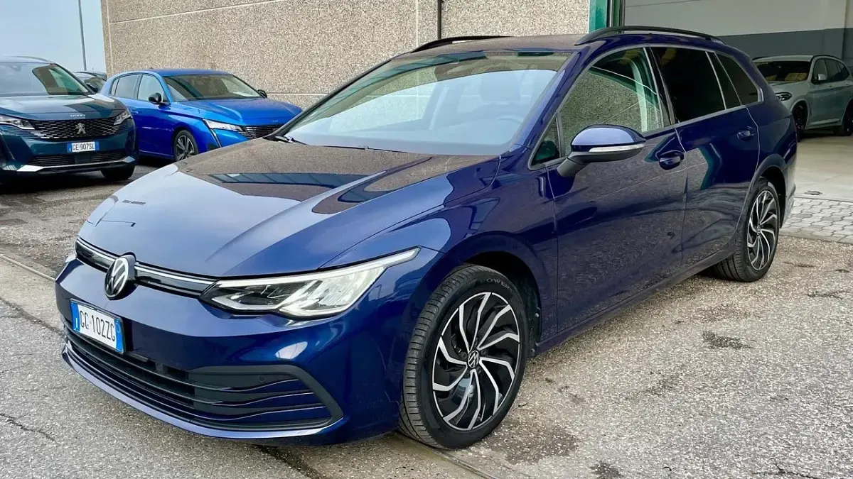 Usata VW Golf VII Style 149 CV (109 kW) 2021 Blu Utilitaria