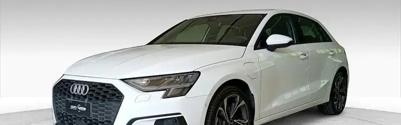 Usata Audi A3 Sportback S-Line 200 CV (147 kW) 2023 Grigio Utilitaria