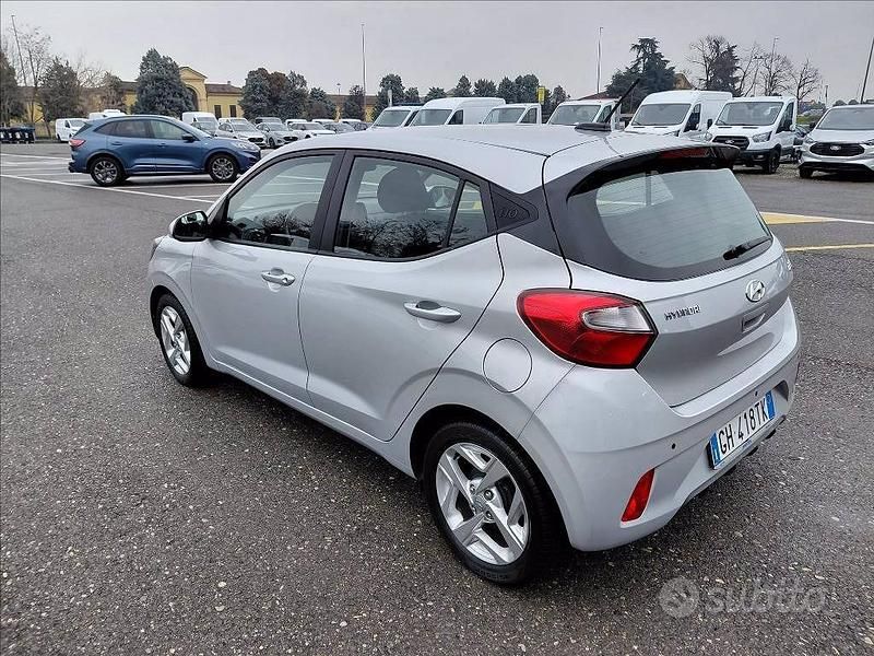 Usata Hyundai i10 65 CV (47 kW) 2022 Grigio Utilitaria