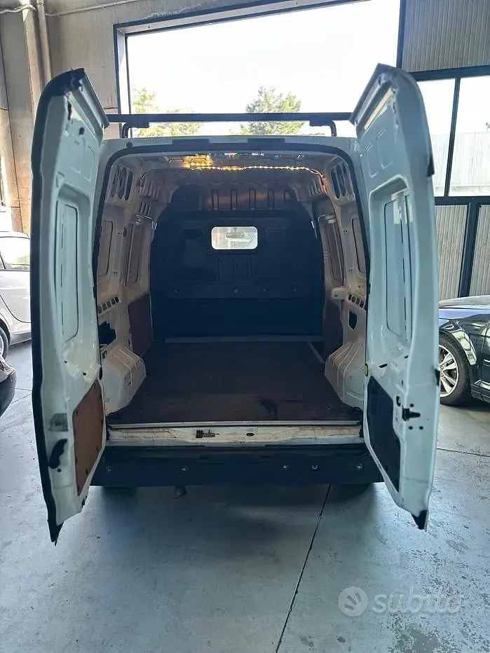 Usata Ford Transit Connect 110 CV (80 kW) 2008 Bianco Monovolume