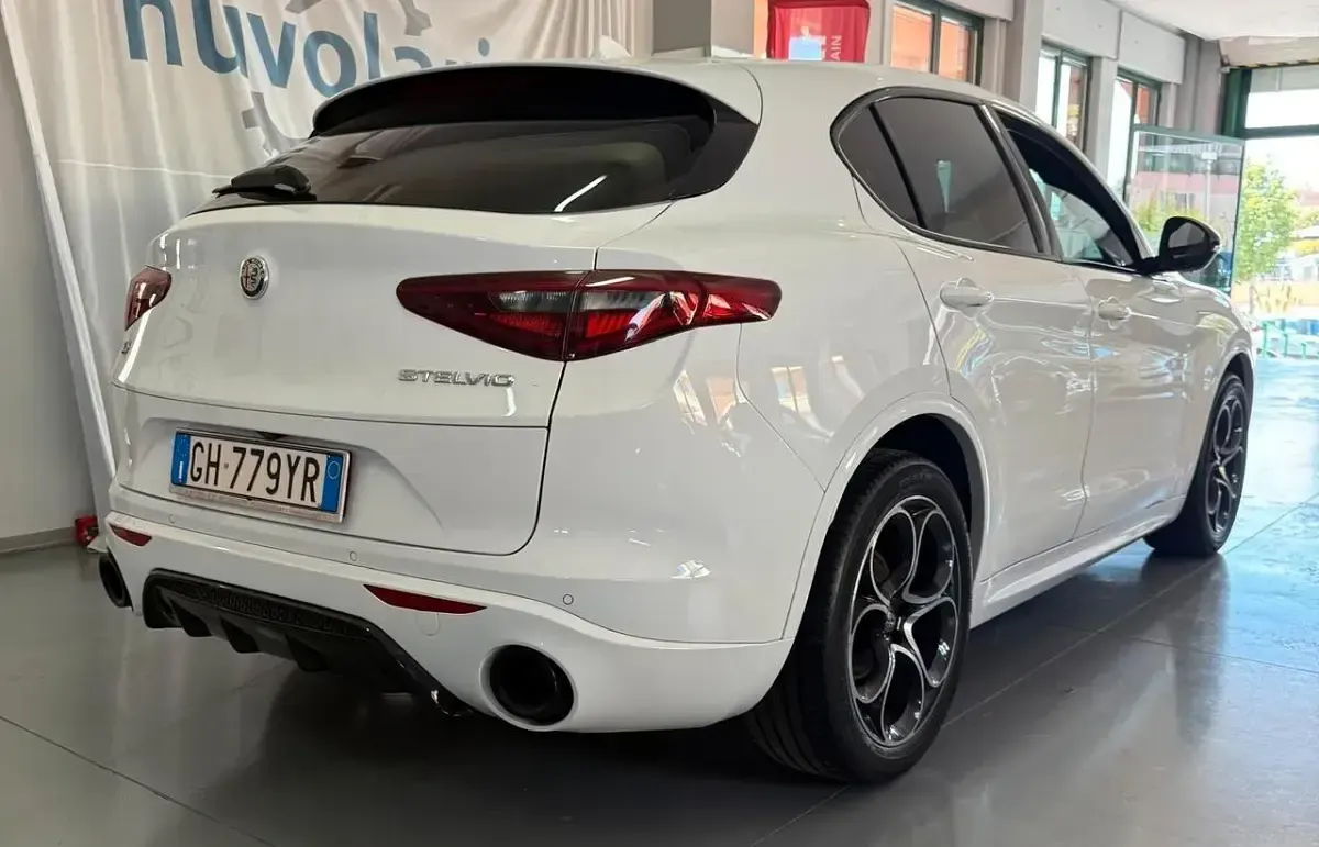 Usata Alfa Romeo Stelvio Veloce 209 CV (153 kW) 2022 Bianco SUV