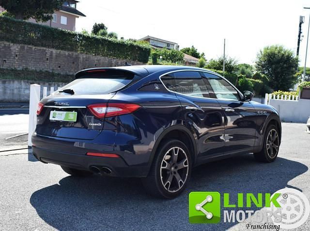 Usata Maserati Levante GranLusso 275 CV (202 kW) 2018 Blu SUV