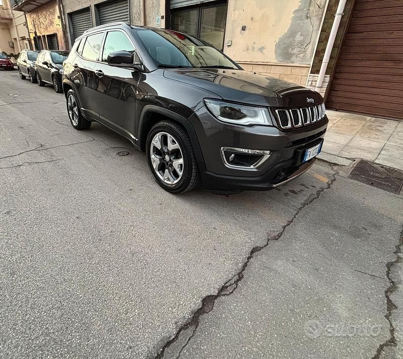 Usata Jeep Compass 120 CV (88 kW) 2019 Grigio SUV