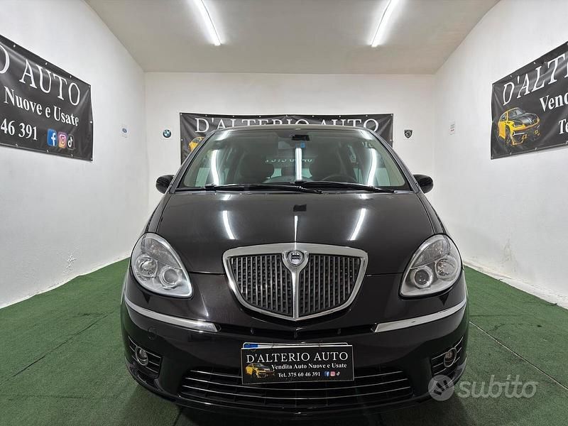 Usata Lancia Musa 95 CV (69 kW) 2011 Nero Monovolume