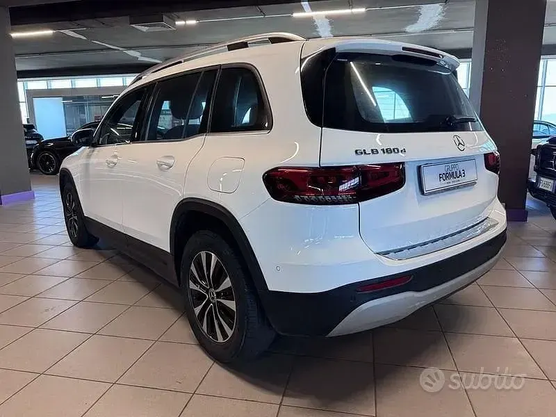 Usata Mercedes GLB180 116 CV (85 kW) 2022 Bianco SUV