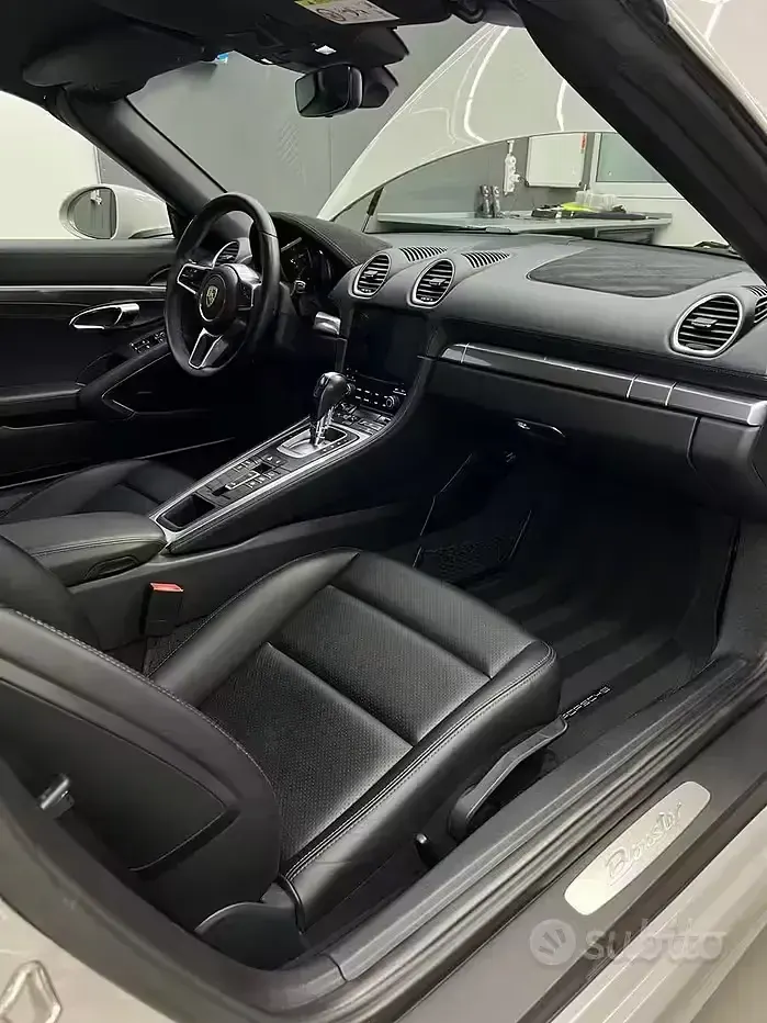 Usata Porsche 718 Boxster 300 CV (220 kW) 2020 Grigio Cabrio
