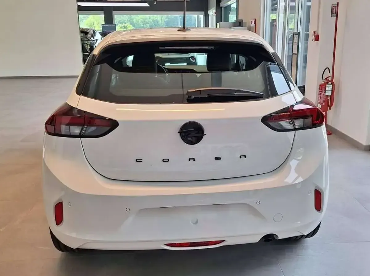 Nuova Opel Corsa drive 101 CV (74 kW) 2026 Artik white Utilitaria