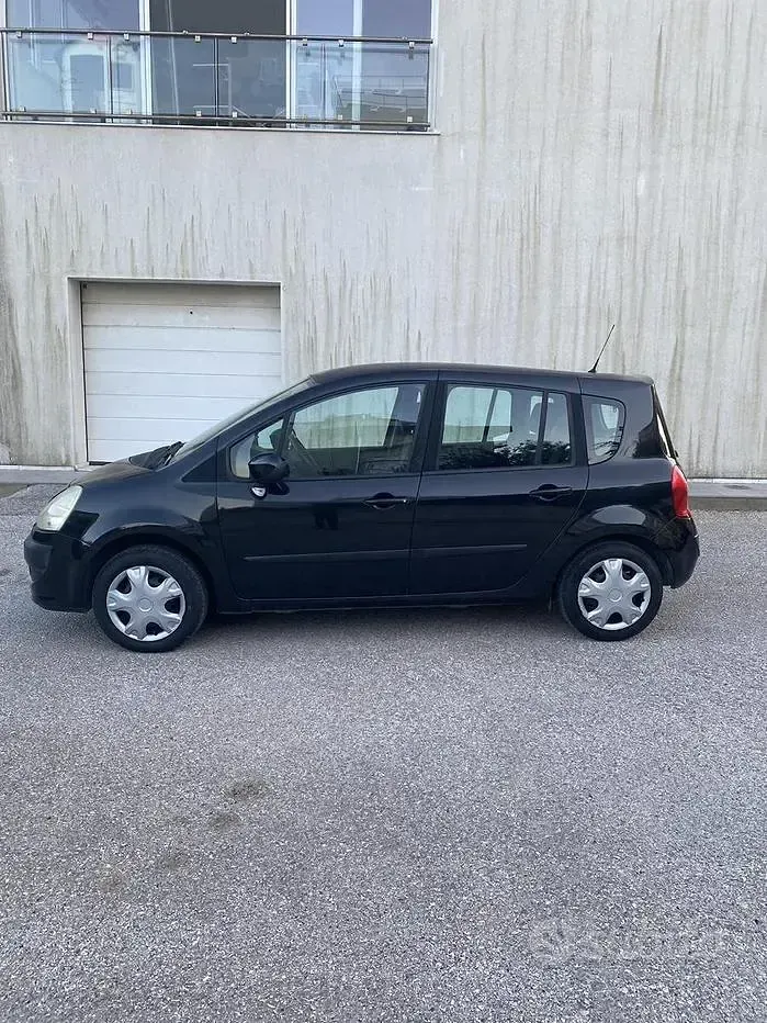 Usata Renault Modus 85 CV (62 kW) 2008 Nero Monovolume
