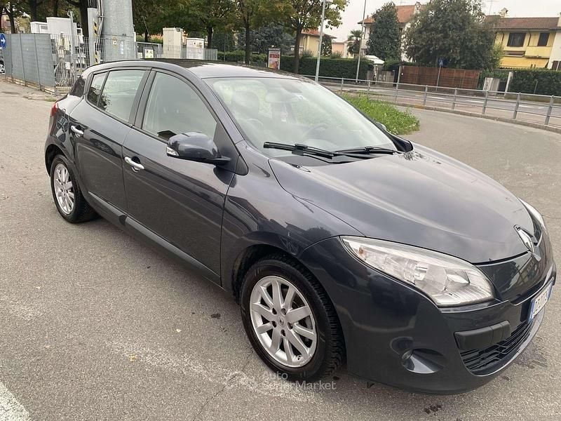 Usata Renault Mégane III Business 110 CV (80 kW) 2009 Nero Berlina