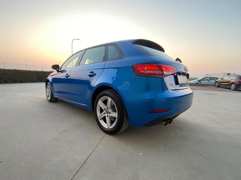 Usata Audi A3 Business 150 CV (110 kW) 2018 Blu Berlina
