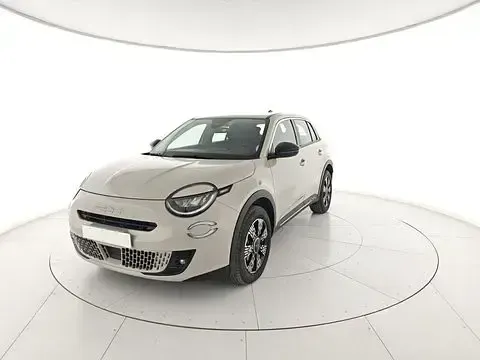 Usata Fiat 600 110 CV (80 kW) 2025 Beige SUV
