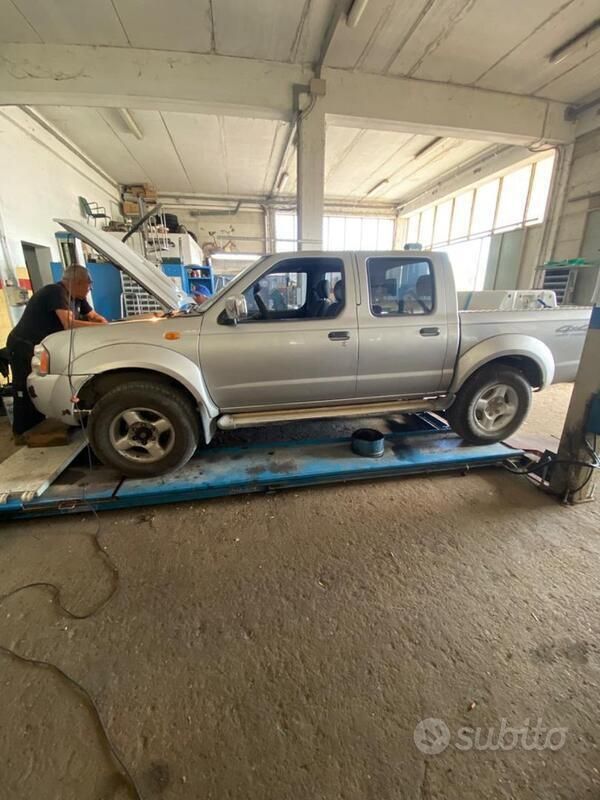 Usata 2003 Nissan Navara Pick-up | 10.000 € (Buon prezzo) - Immagine 1/2
