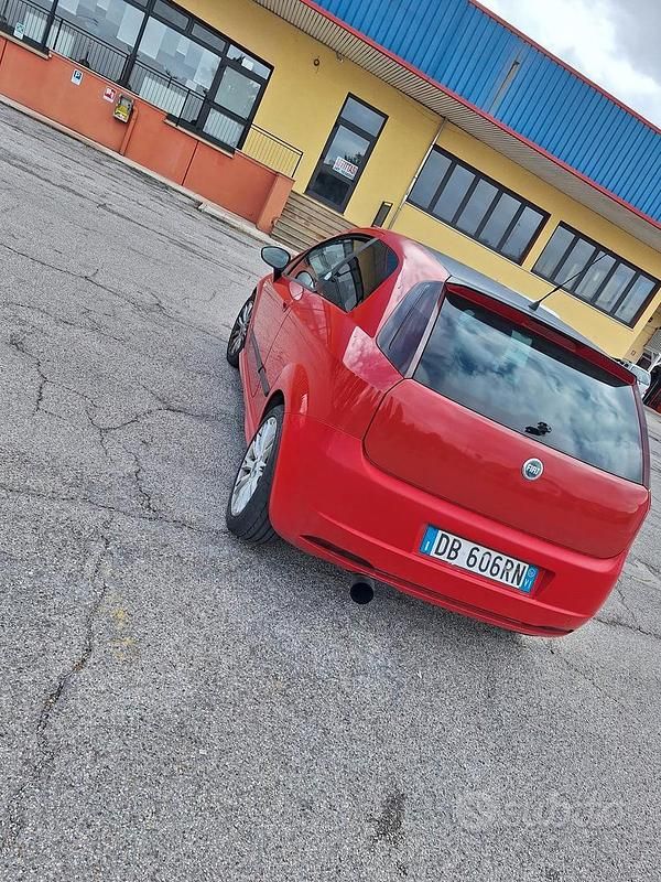 Usata Fiat Grande Punto 130 CV (95 kW) 2006 Utilitaria