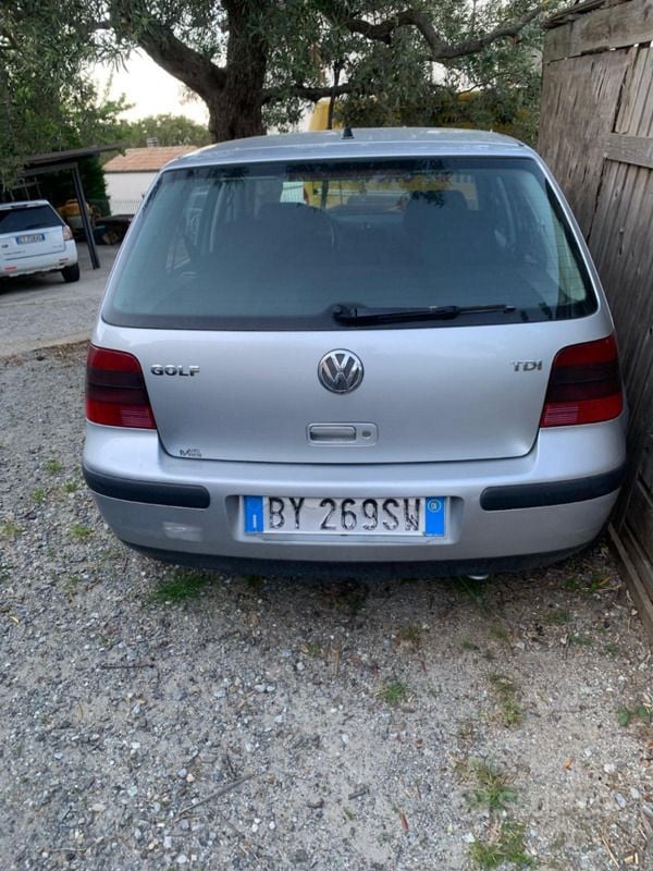 Usata VW Golf IV 90 CV (66 kW) 2001 Grigio Utilitaria