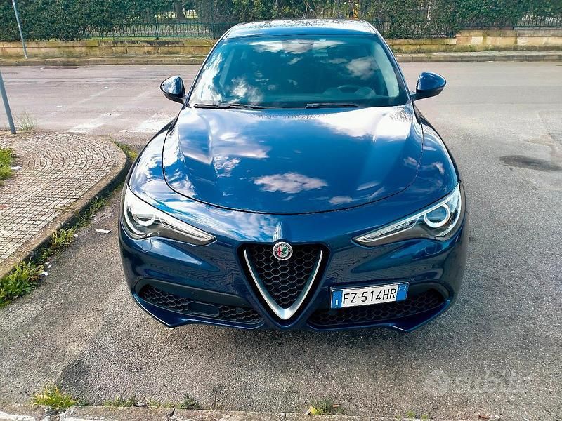 Usata Alfa Romeo Stelvio Business 190 CV (139 kW) 2019 Blu SUV