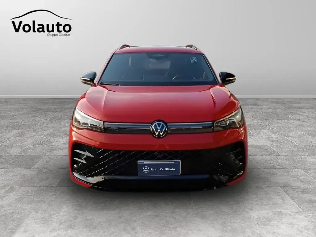 Usata VW Tiguan R-line 193 CV (141 kW) 2024 Rosso SUV