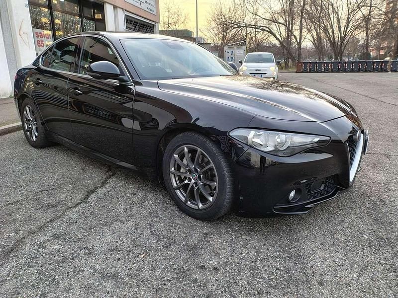 Usata Alfa Romeo Giulia Business 150 CV (110 kW) 2016 Nero Berlina