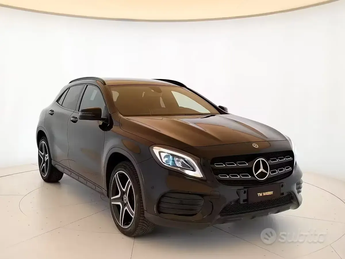 Usata Mercedes GLA180 Edition 122 CV (89 kW) 2018 Nero SUV