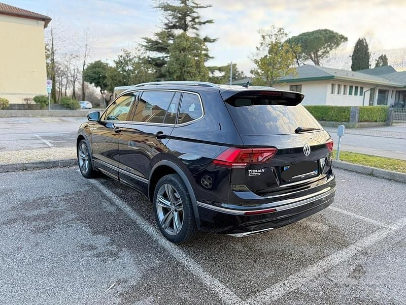 Usata VW Tiguan R-line 150 CV (110 kW) 2018 Nero SUV