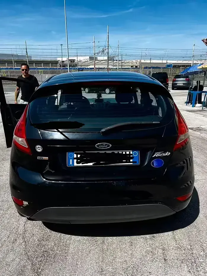Usata Ford Fiesta 68 CV (50 kW) 2009 Nero Berlina