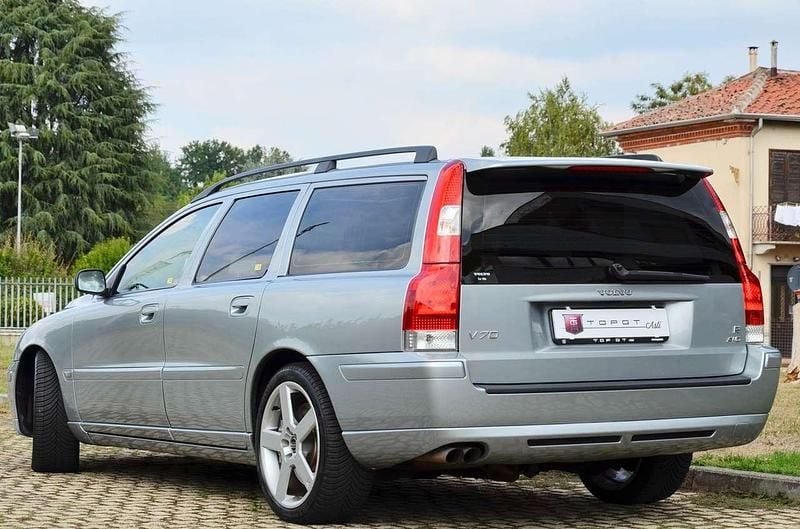 Usata Volvo V70 300 CV (220 kW) 2006 Argento Station wagon