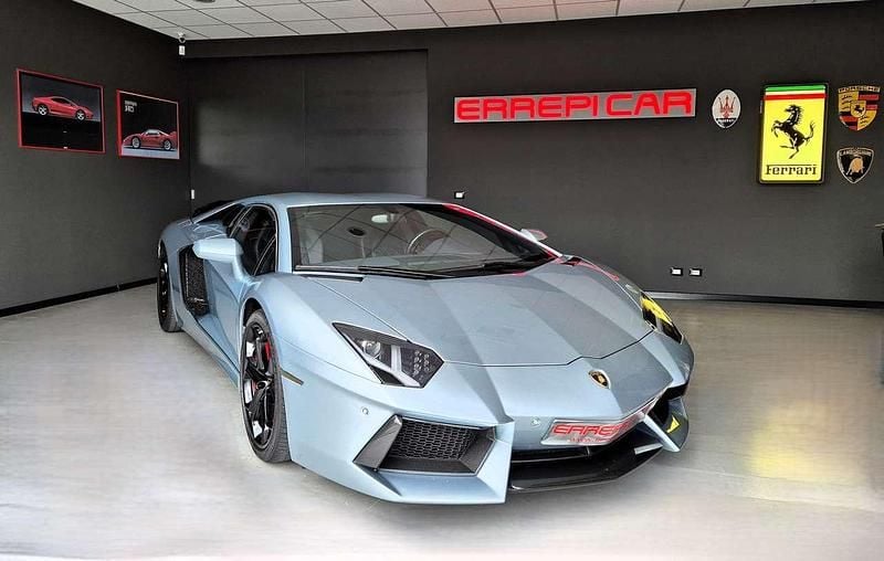 Usata Lamborghini Aventador 700 CV (514 kW) 2017 Azzurro thetys Coupé