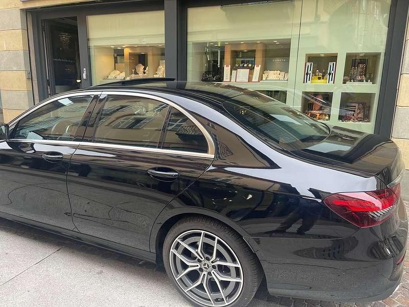 Usata Mercedes E220 AMG 200 CV (147 kW) 2023 Nero Berlina