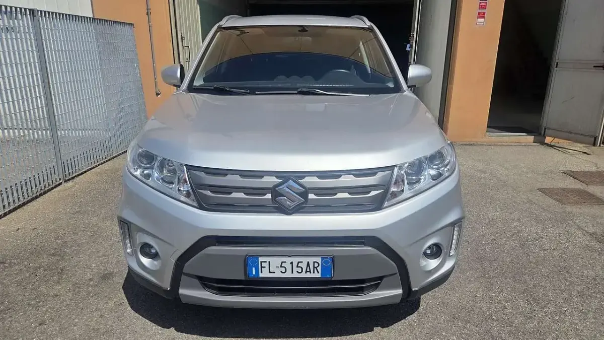 Usata Suzuki Vitara Cool 120 CV (88 kW) 2017 Argento SUV