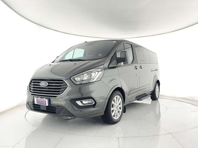 Usata Ford Tourneo Custom Titanium 185 CV (136 kW) 2021 Grigio metallizzato Furgone