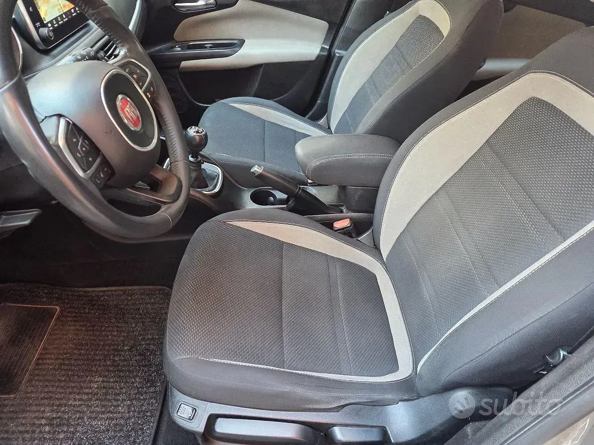 Usata Fiat Tipo Lounge 120 CV (88 kW) 2018 Beige Berlina