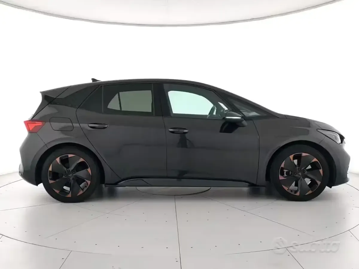 Usata Cupra Born 69 kW (95 CV) 2024 Grigio Utilitaria