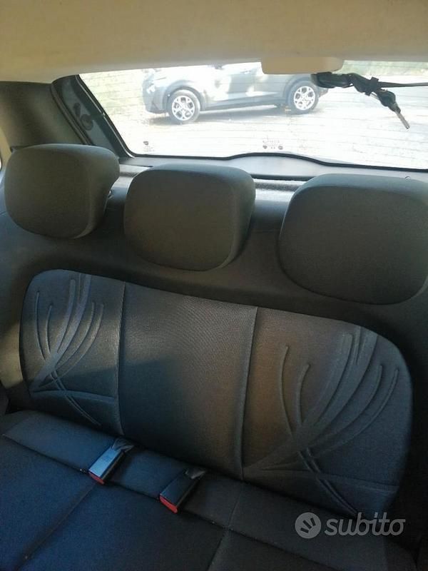 Usata Lancia Ypsilon 60 CV (44 kW) 2011 Grigio Utilitaria